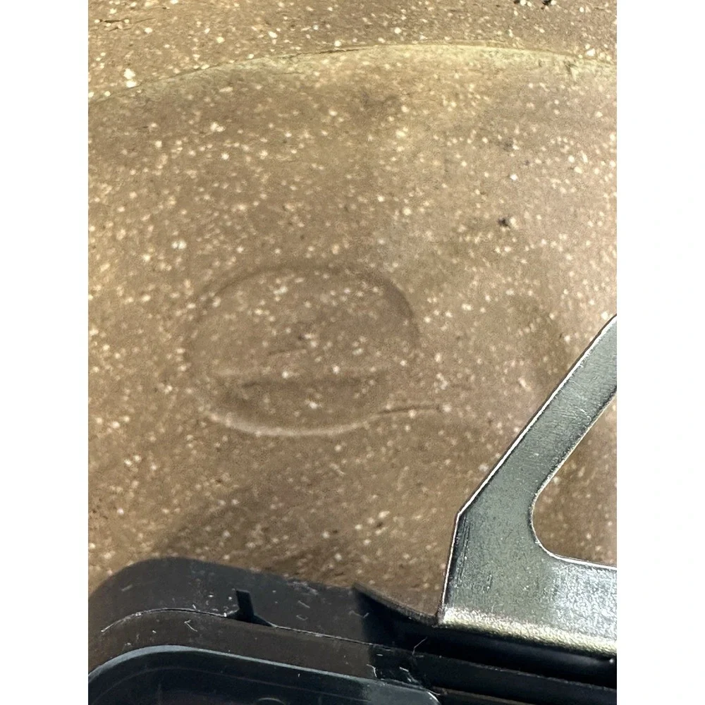 The Unbranded Brand vintage hand